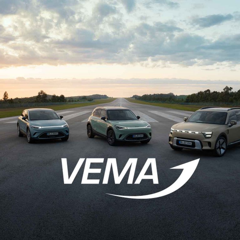 smart #1, #3 und #5 stehen auf einer Straße platziert als Range, es ist ein promotionbild um leasingvorteile für VEMA Mitglieder zu bewerben