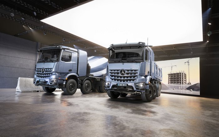 Weltpremiere des vollelektrischen Mercedes-Benz eArocs 400 auf der bauma 2025